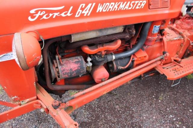 Image of Ford 641 equipment image 4