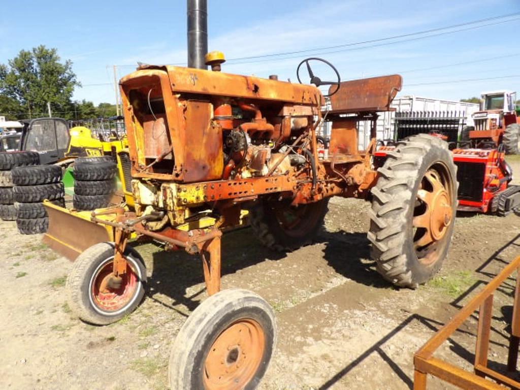 Image of International Harvester 504 Primary image