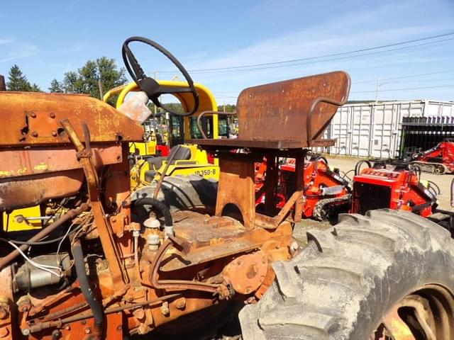 Image of International Harvester 504 equipment image 4