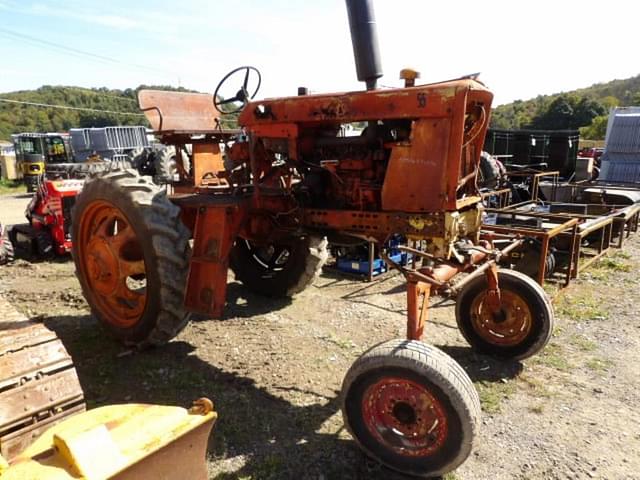 Image of International Harvester 504 equipment image 1