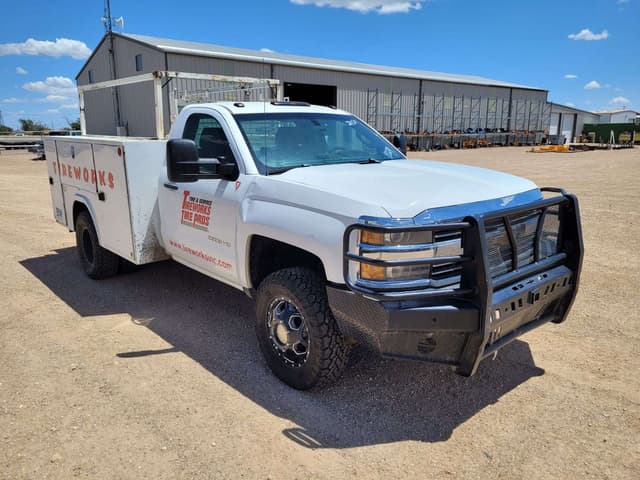 Image of Chevrolet 3500 equipment image 4