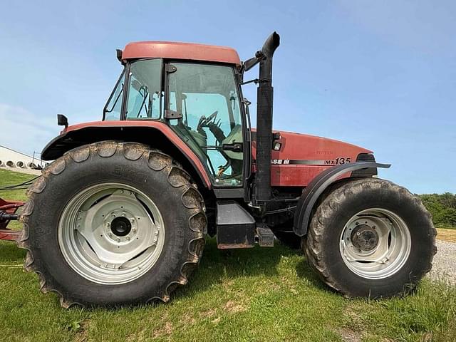 Image of Case IH MX135 equipment image 4