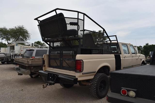 Image of Ford F-350 equipment image 3
