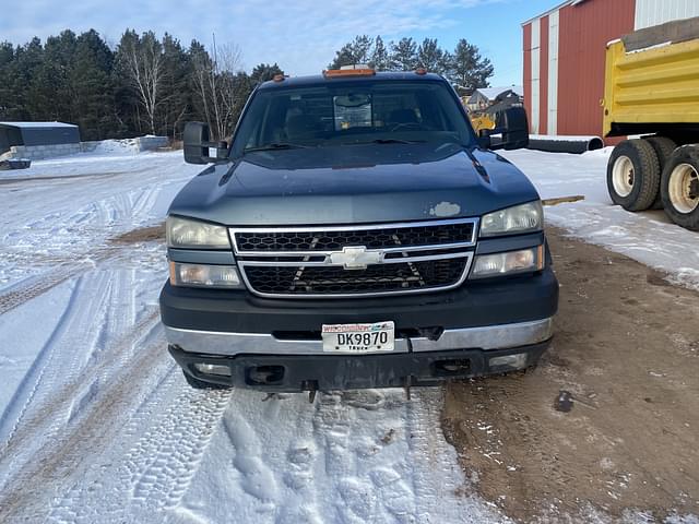 Image of Chevrolet 2500HD equipment image 1