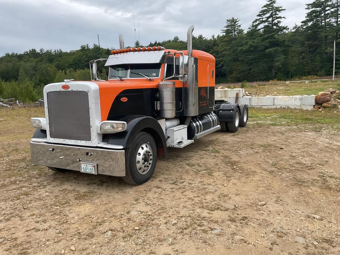 Image of Peterbilt 389 Primary image