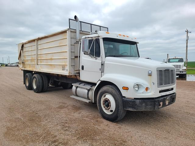 Image of Freightliner FL112 equipment image 1