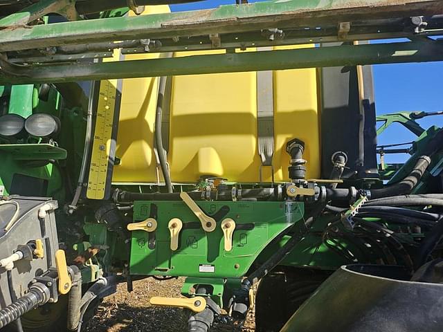 Image of John Deere R4030 equipment image 1