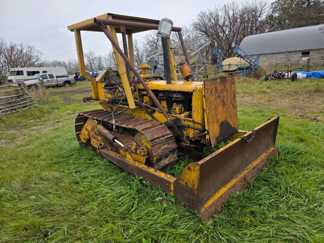 Image of Caterpillar D4 equipment image 4