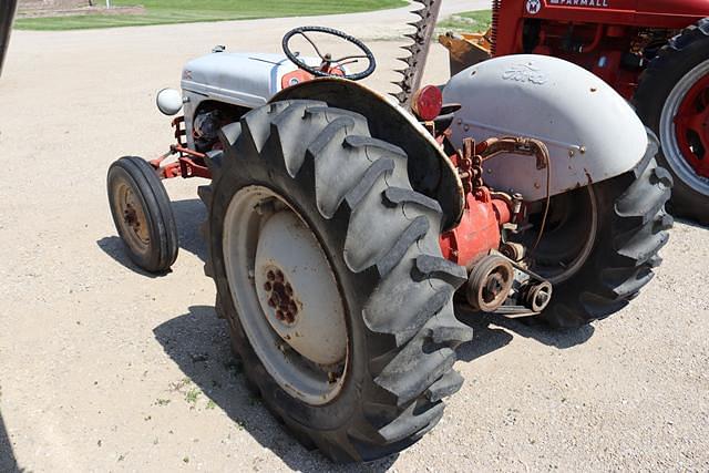 Image of Ford 8N equipment image 4