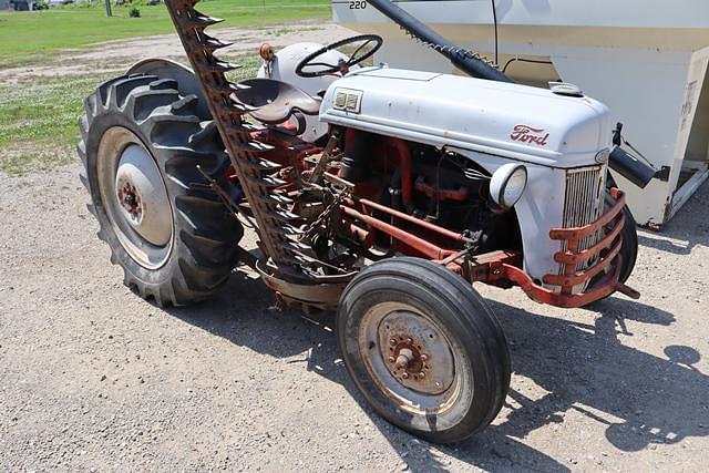 Image of Ford 8N equipment image 2