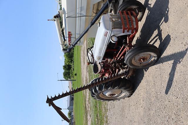Image of Ford 8N equipment image 1