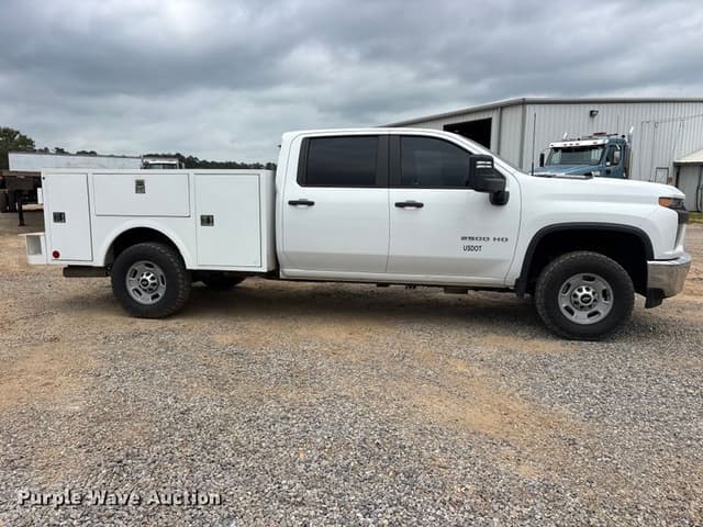 Image of Chevrolet Silverado equipment image 3