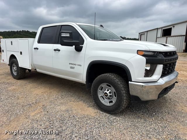 Image of Chevrolet Silverado equipment image 2