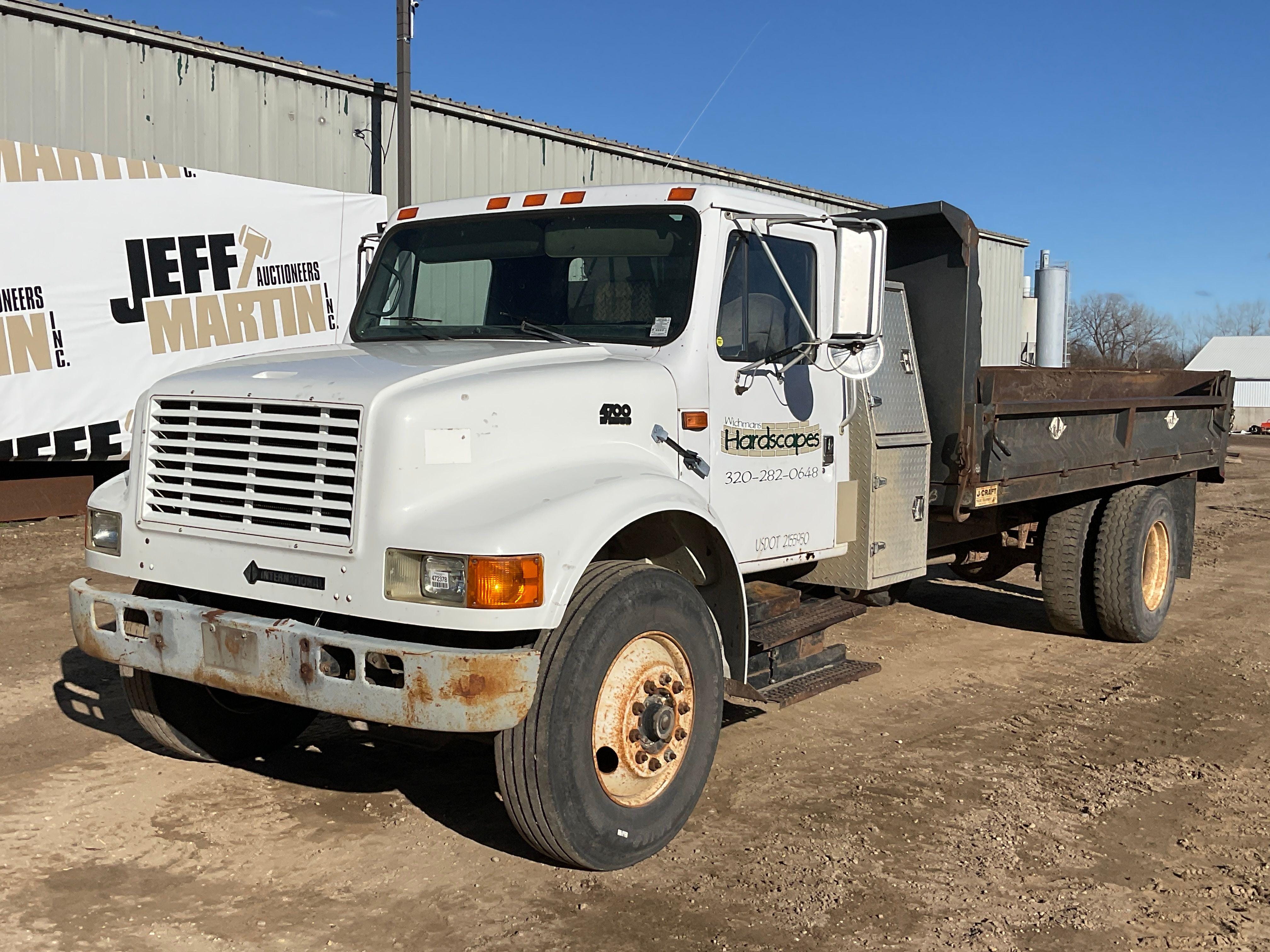 Main image International 4900