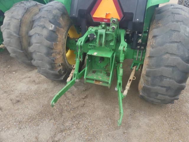 Image of John Deere 5045E equipment image 3