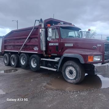 Main image Mack CL713