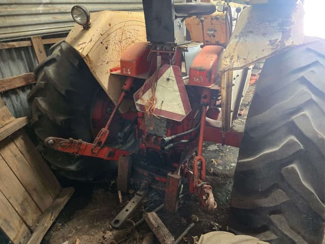 Image of J.I. Case 830 equipment image 4