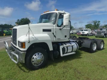 Main image Mack PI64T