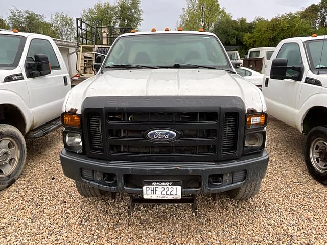 Image of Ford F-350 equipment image 1