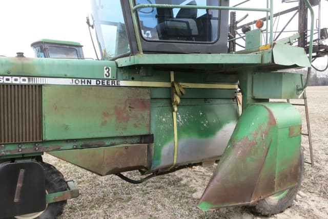 Image of John Deere 6000 equipment image 1