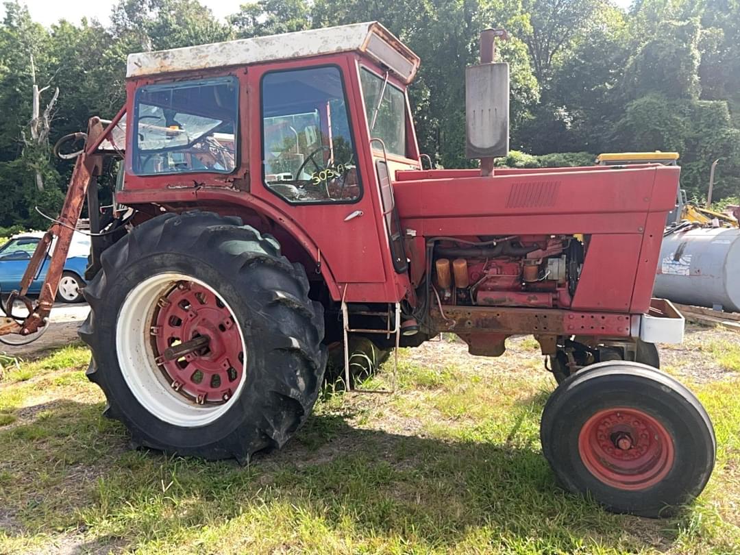 Image of International Harvester 1066 Primary image