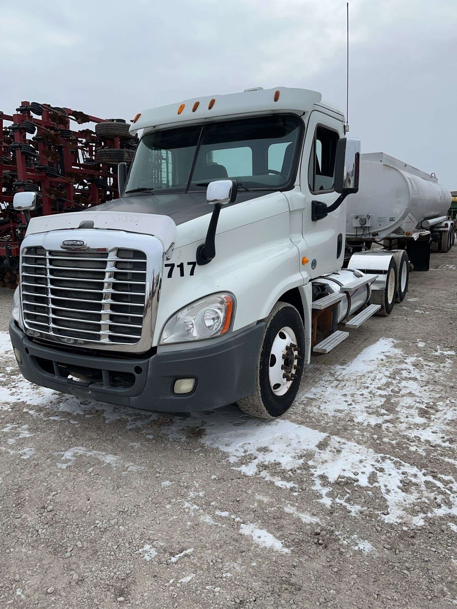 2014 Freightliner Cascadia 125 Equipment Image0
