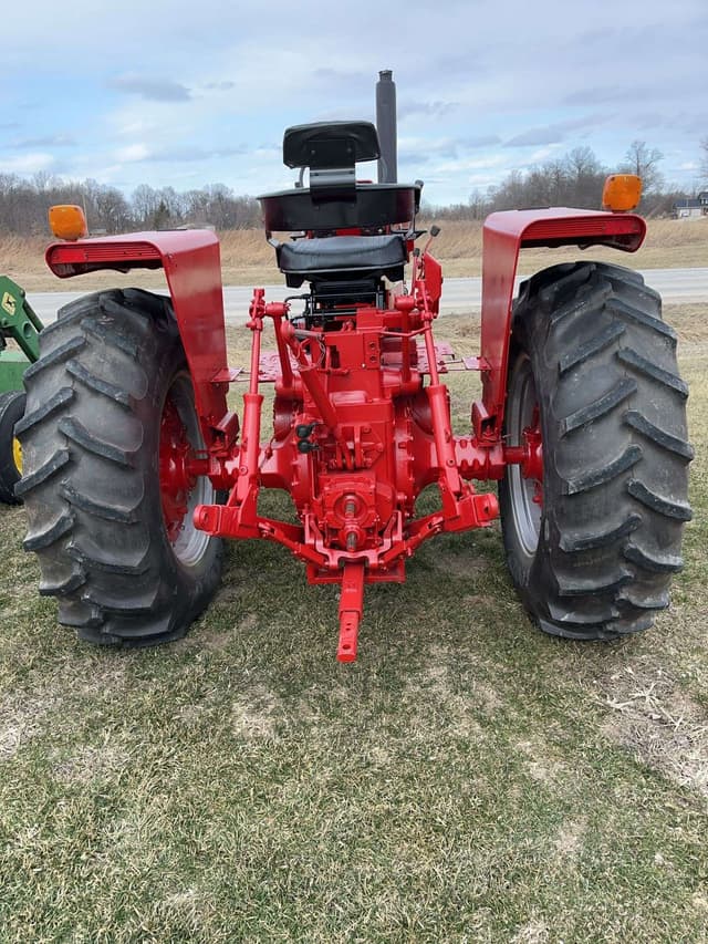 Image of International Harvester 966 equipment image 4