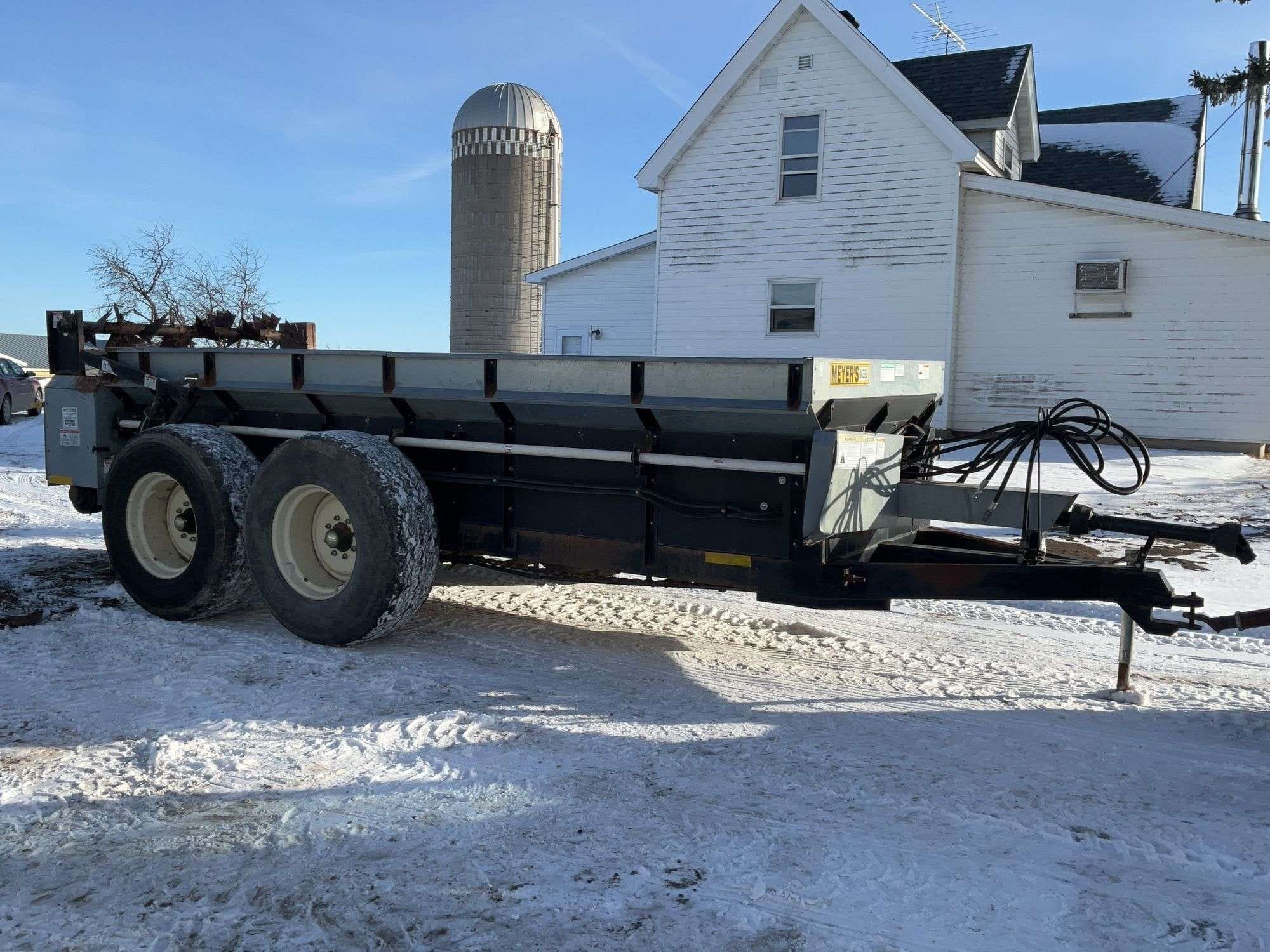 Meyer's M390 Equipment Image0