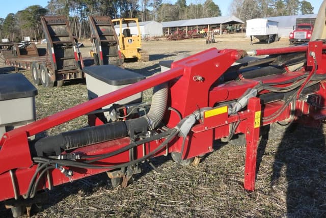 Image of Case IH 1235 equipment image 3