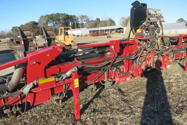 Image of Case IH 1235 equipment image 4