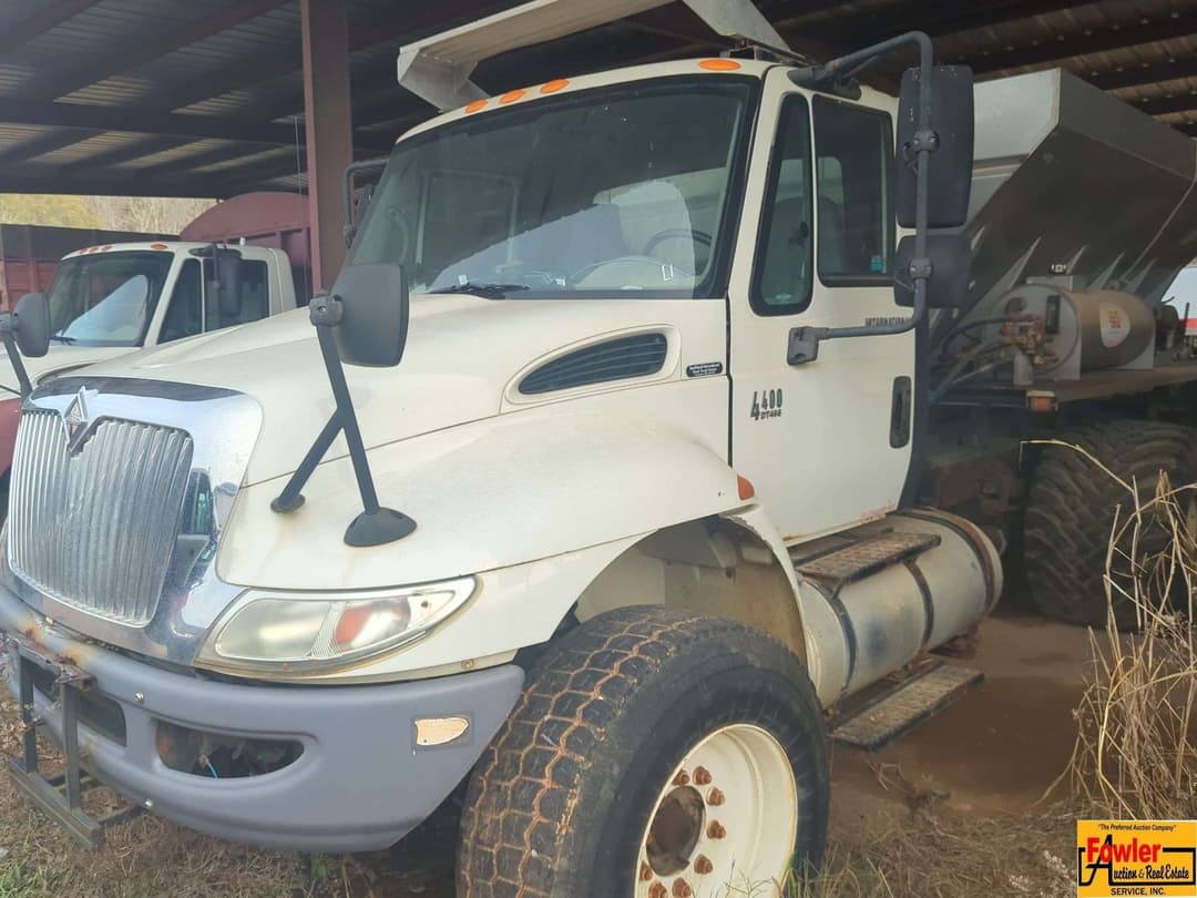 Image of International 4400 Primary image