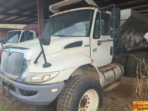 2005 International 4400 Image