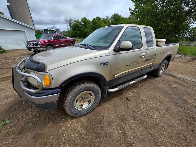 Image of Ford F-150 equipment image 1