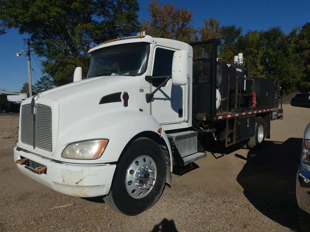 Image of Kenworth T300 Primary image