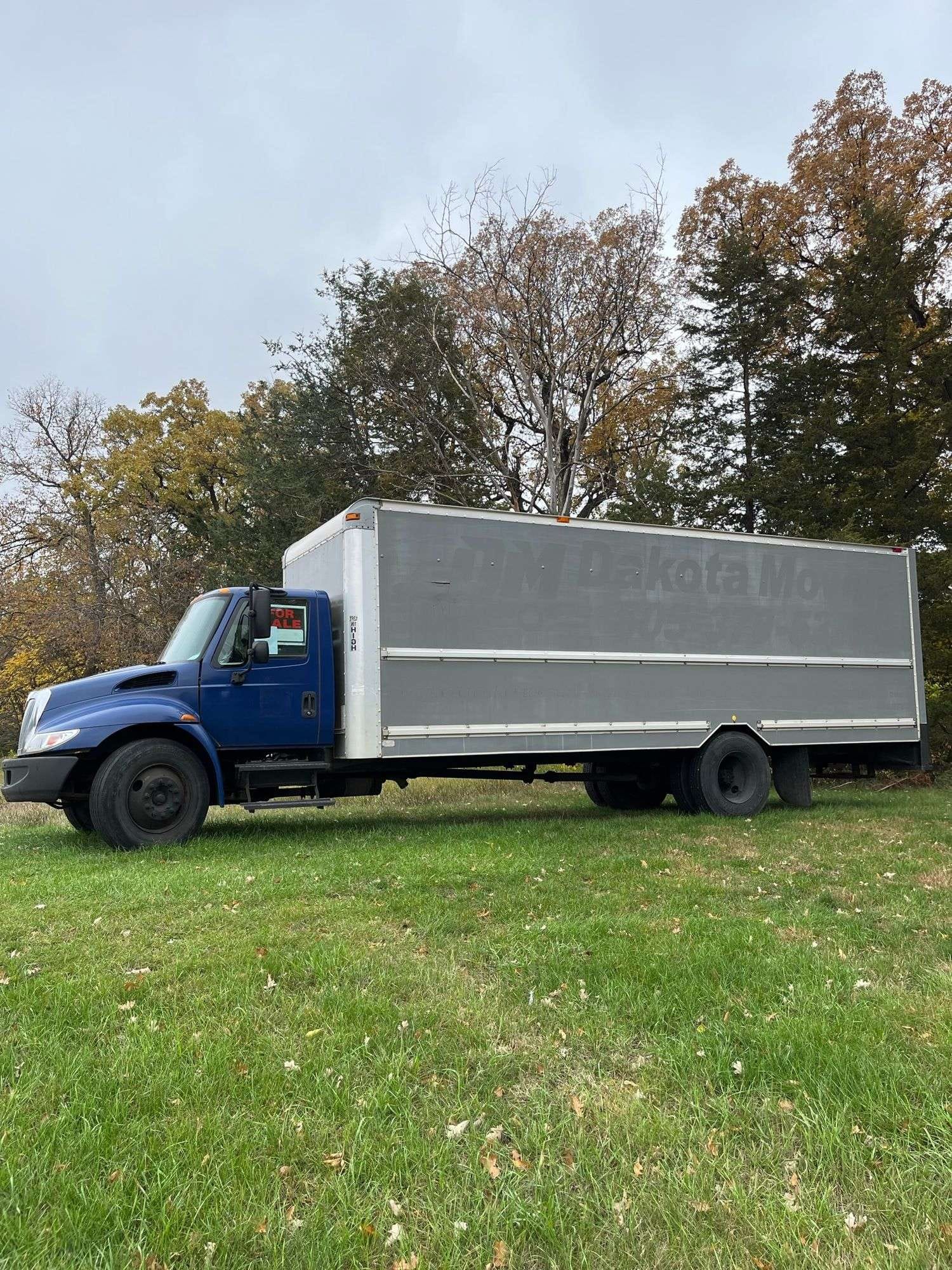 2006 International 4300 Equipment Image0