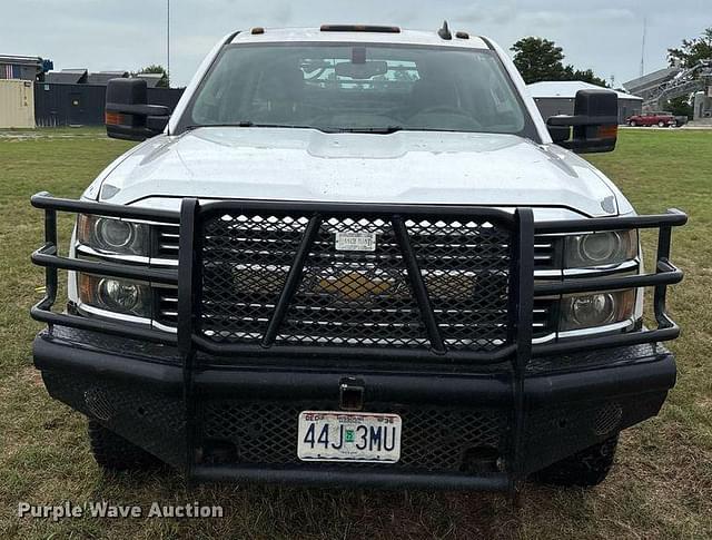 Image of Chevrolet 3500HD equipment image 1