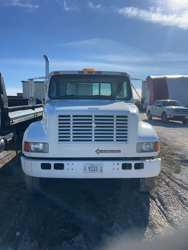 Image of International 4900 equipment image 1