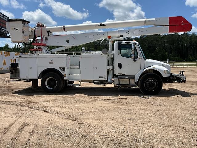 Image of Freightliner M2 equipment image 3