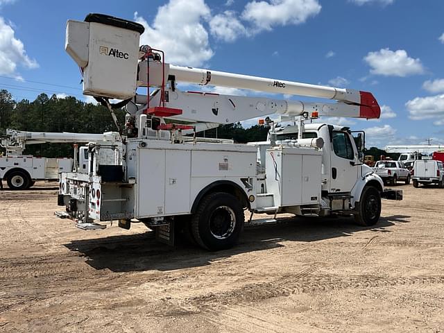 Image of Freightliner M2 equipment image 4