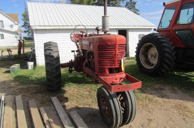 Image of Farmall M equipment image 1