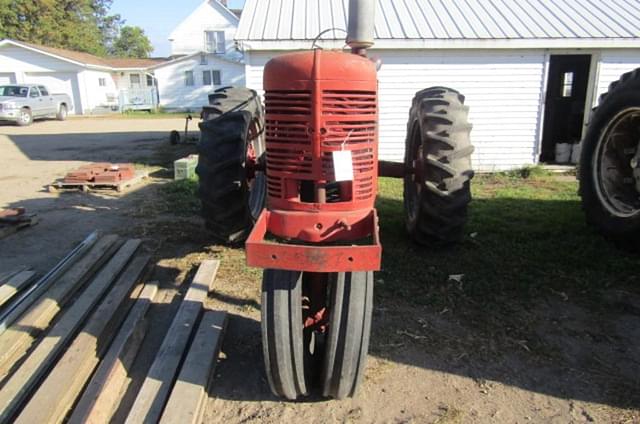 Image of Farmall M equipment image 4