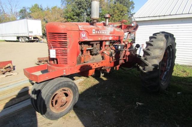 Image of Farmall M equipment image 2