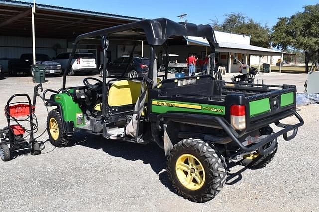 Image of John Deere Gator 825i equipment image 3