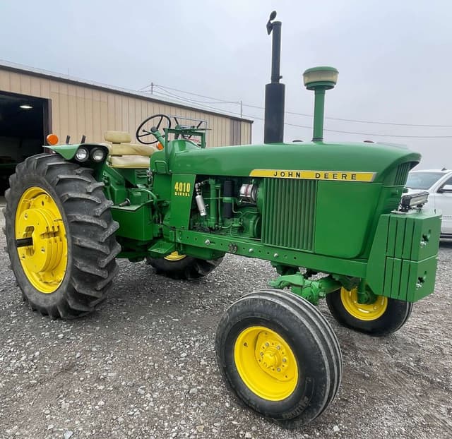 Image of John Deere 4010 equipment image 3