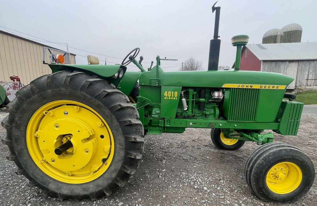 Image of John Deere 4010 Primary image