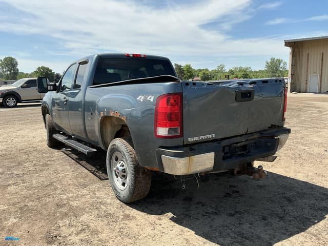 Image of GMC 2500HD equipment image 2