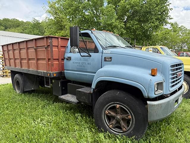 Image of GMC C7500 equipment image 1