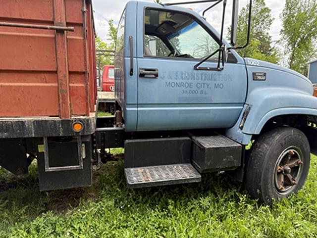 Image of GMC C7500 equipment image 2