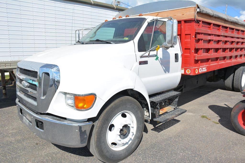 Image of Ford F-650 Primary image