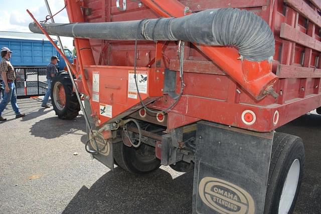 Image of Ford F-650 equipment image 4